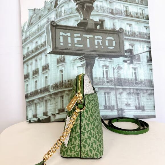 Michael Kors 35S3GTVC6V Jet Set Medium Dome Crossbody Leather Handbag IN GREEN - Picture 3 of 6